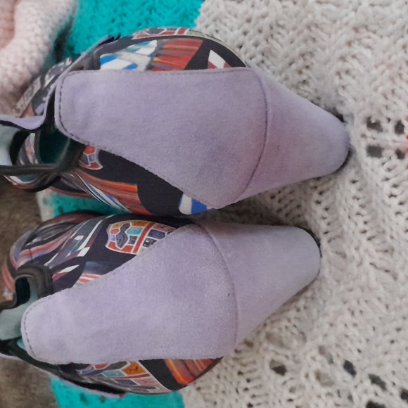 Thierry Rabotin Multicolor Patterned Heels - Picture 4 of 8